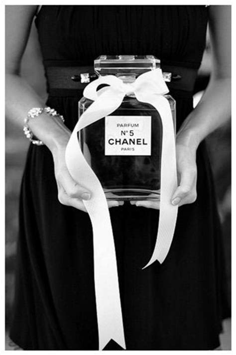 black and white chanel